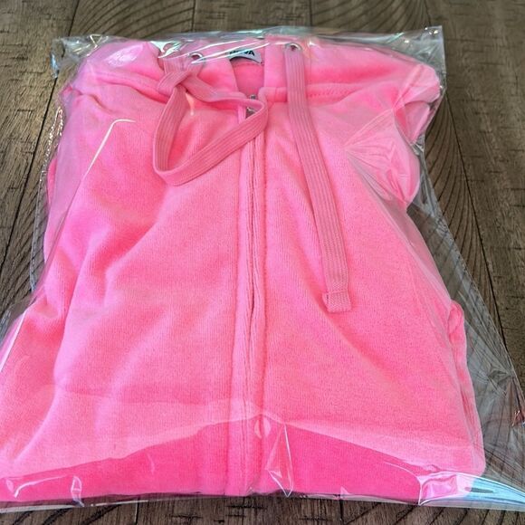 🩷 Barbie Neon Pink Velour Hoodie 2 Pockets. Adorable ☺️ - Picture 15 of 17